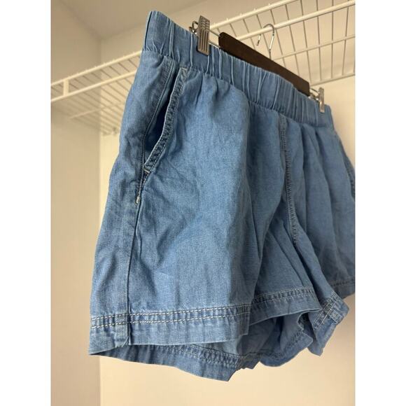 Torrid Pull On Light Weight Denim, High-Rise Short, Light Wash, 1X (14/16) NWT - Picture 3 of 13
